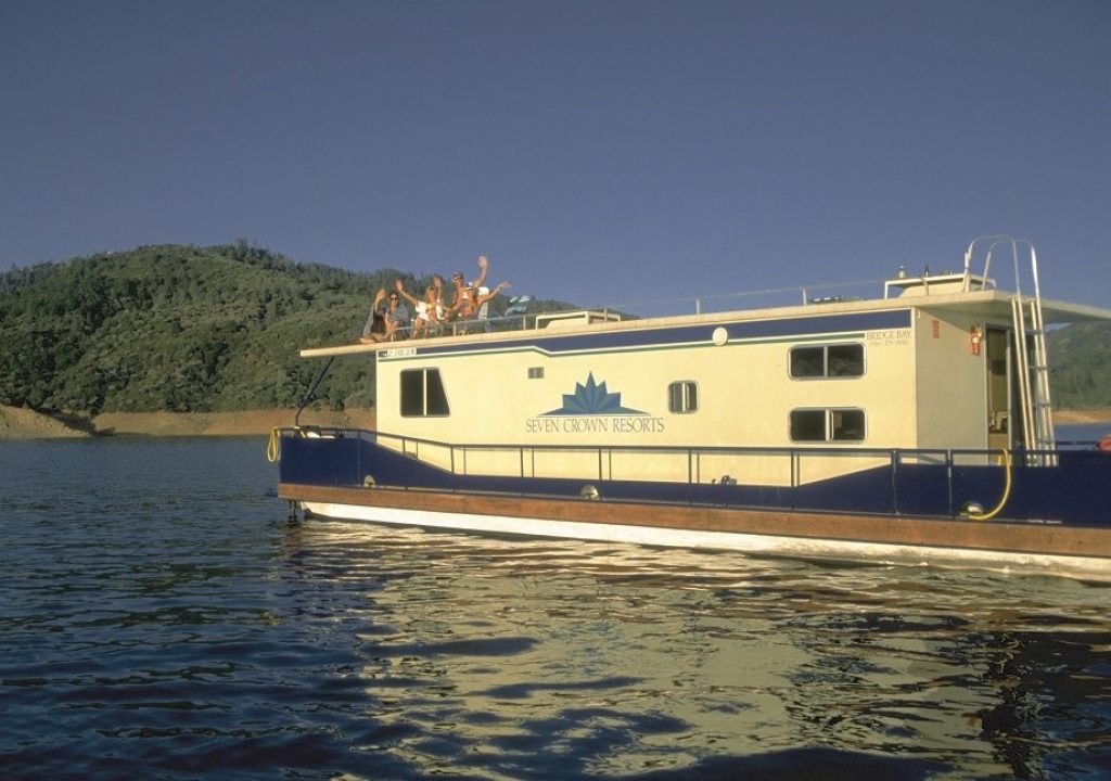 Lake Shasta Houseboat